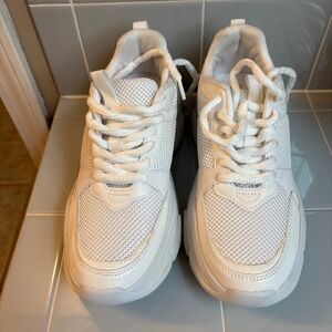 WILD & FABLE SNEAKERS